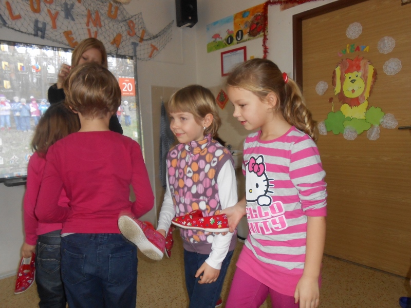 Holky, jdem házet bačkorou!